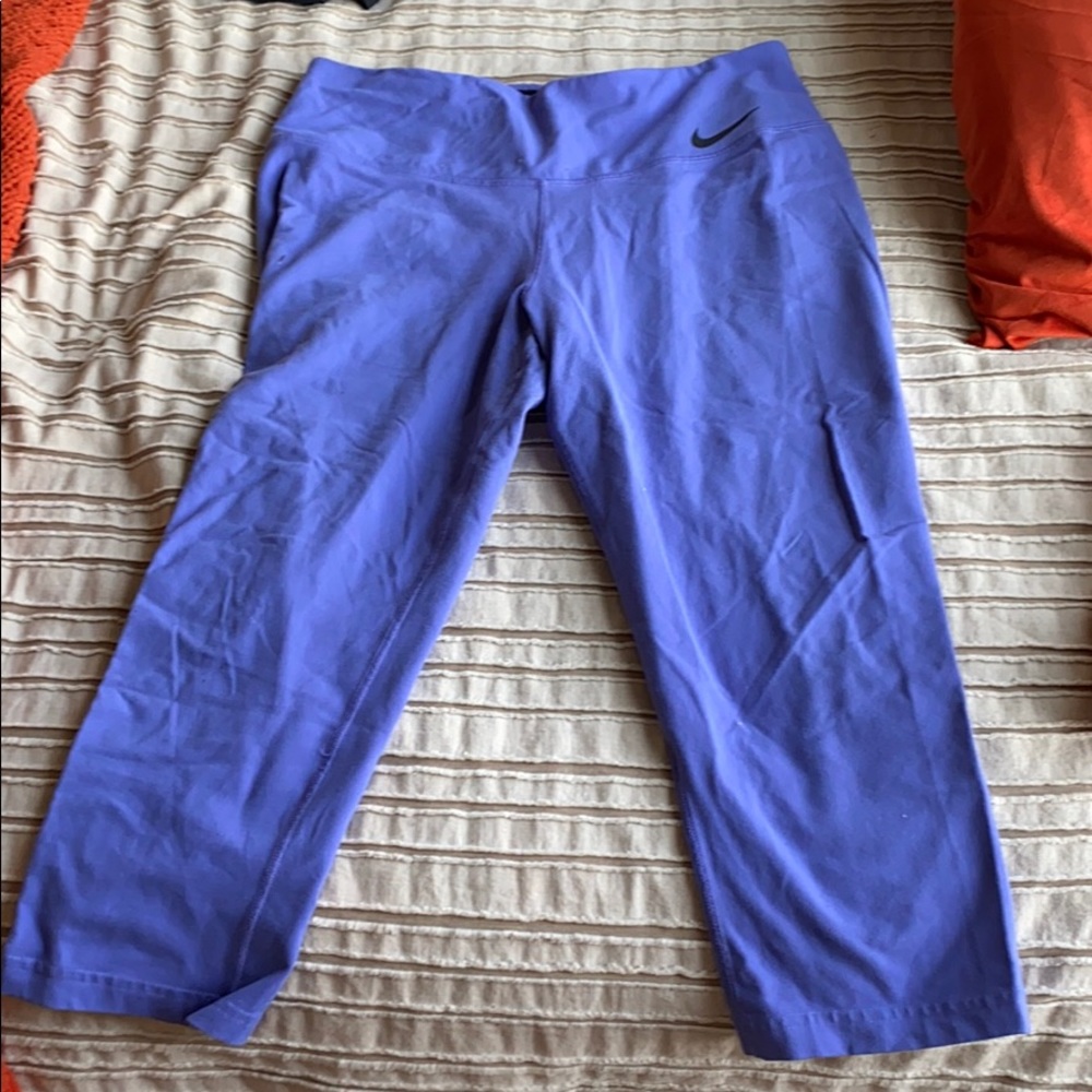 Nike Workout Capris - Picture 2 of 2